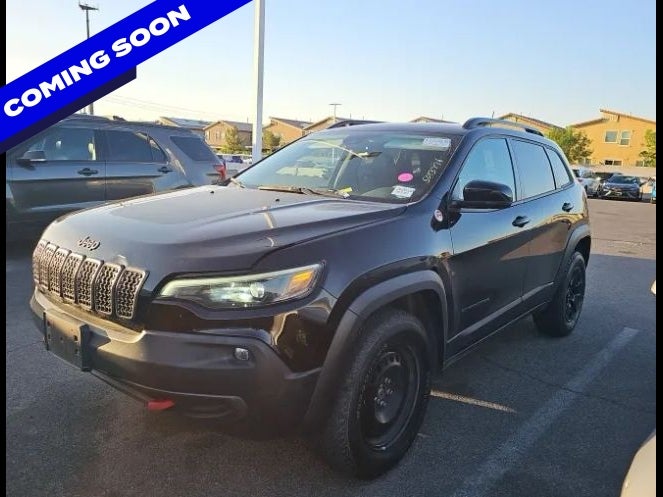 2022 Jeep Cherokee Trailhawk in Diamond Black Crystal Pearlcoat — front three-quarter view