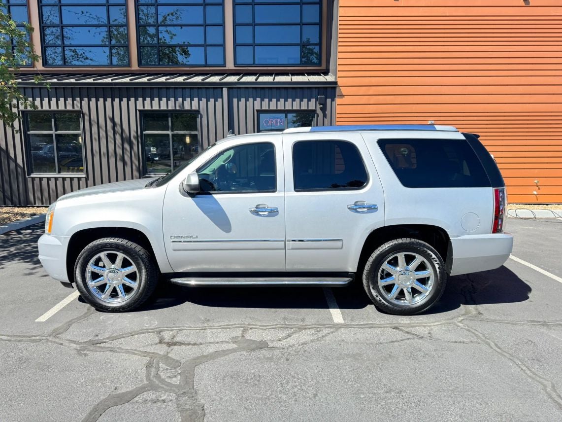 2014 GMC Yukon — side profile view