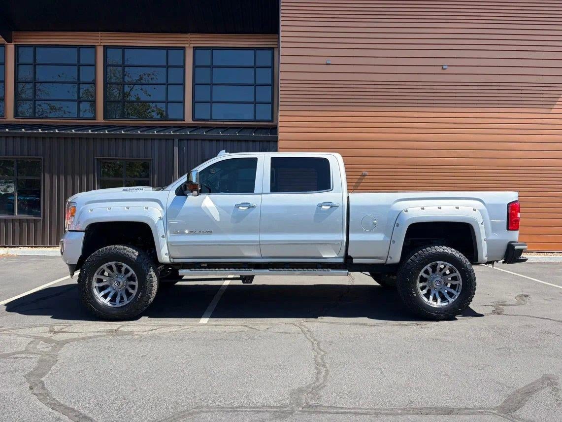 2019 GMC Sierra 2500HD — side profile view