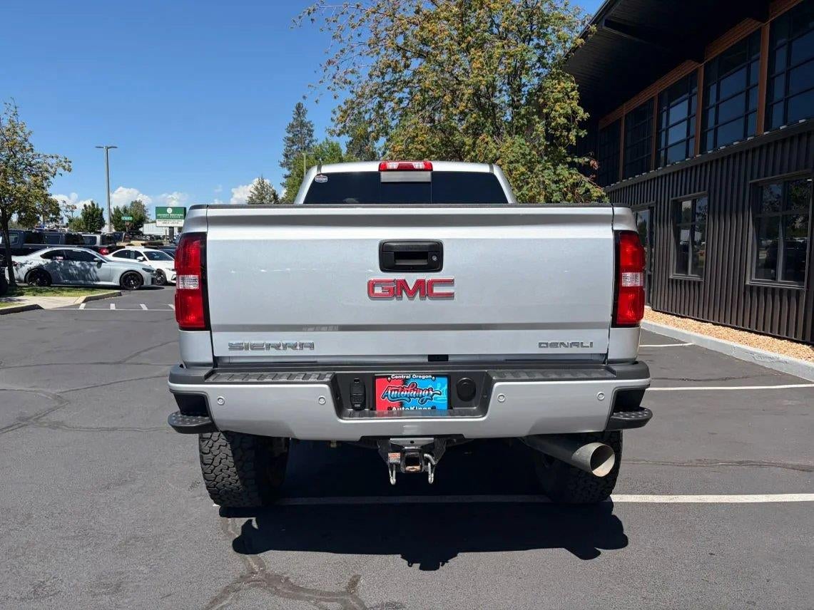 2019 GMC Sierra 2500HD — interior view