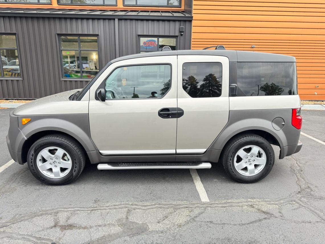 2004 Honda Element — side profile view
