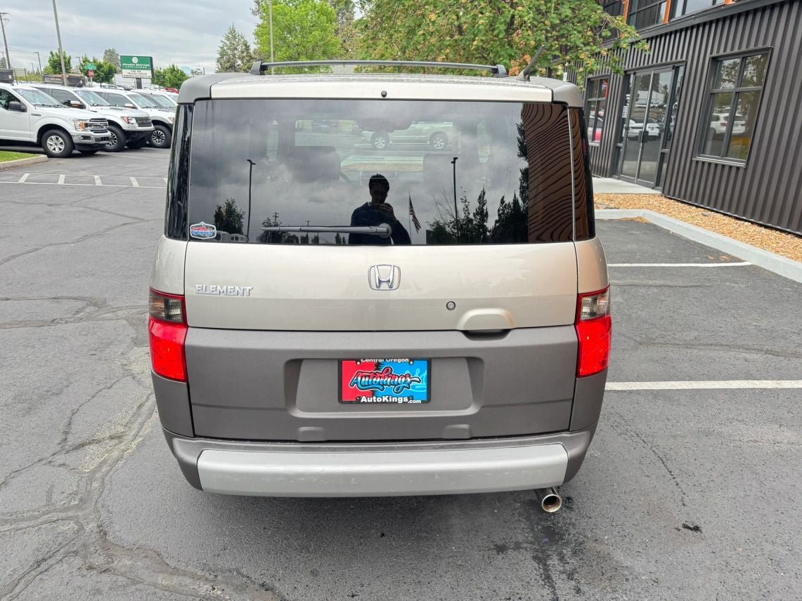2004 Honda Element — interior view