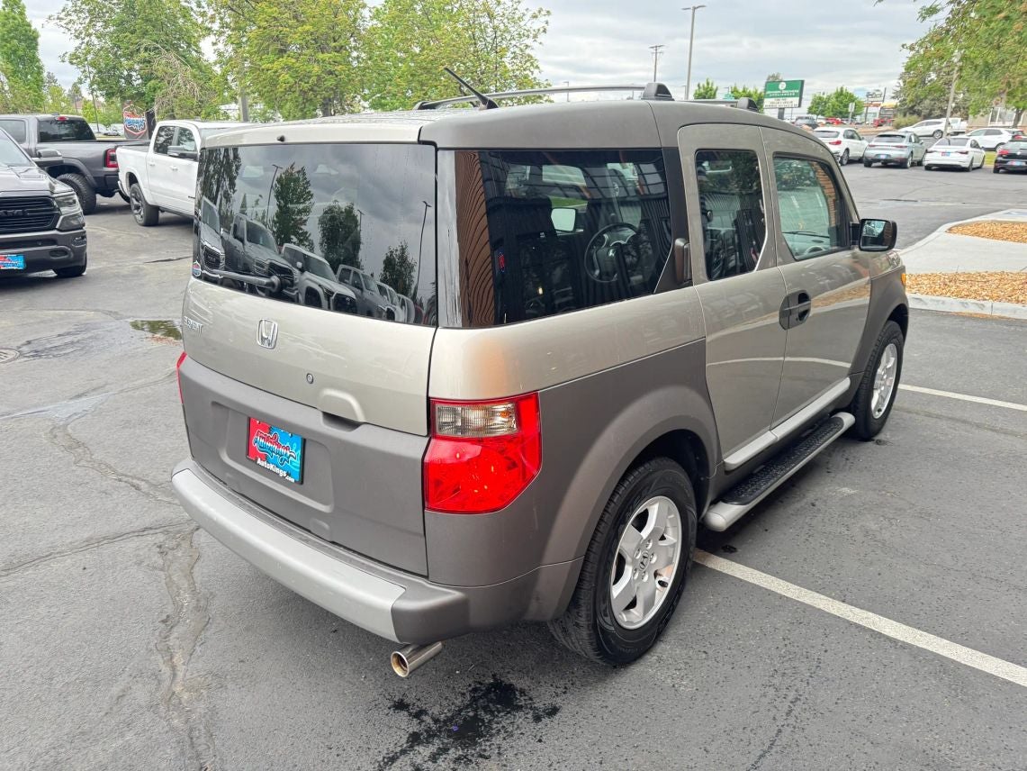 2004 Honda Element — detail view
