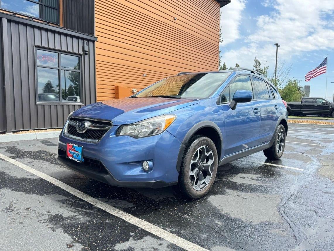 2014 Subaru XV Crosstrek 2.0i Limited in Quartz Blue Pearl — front three-quarter view