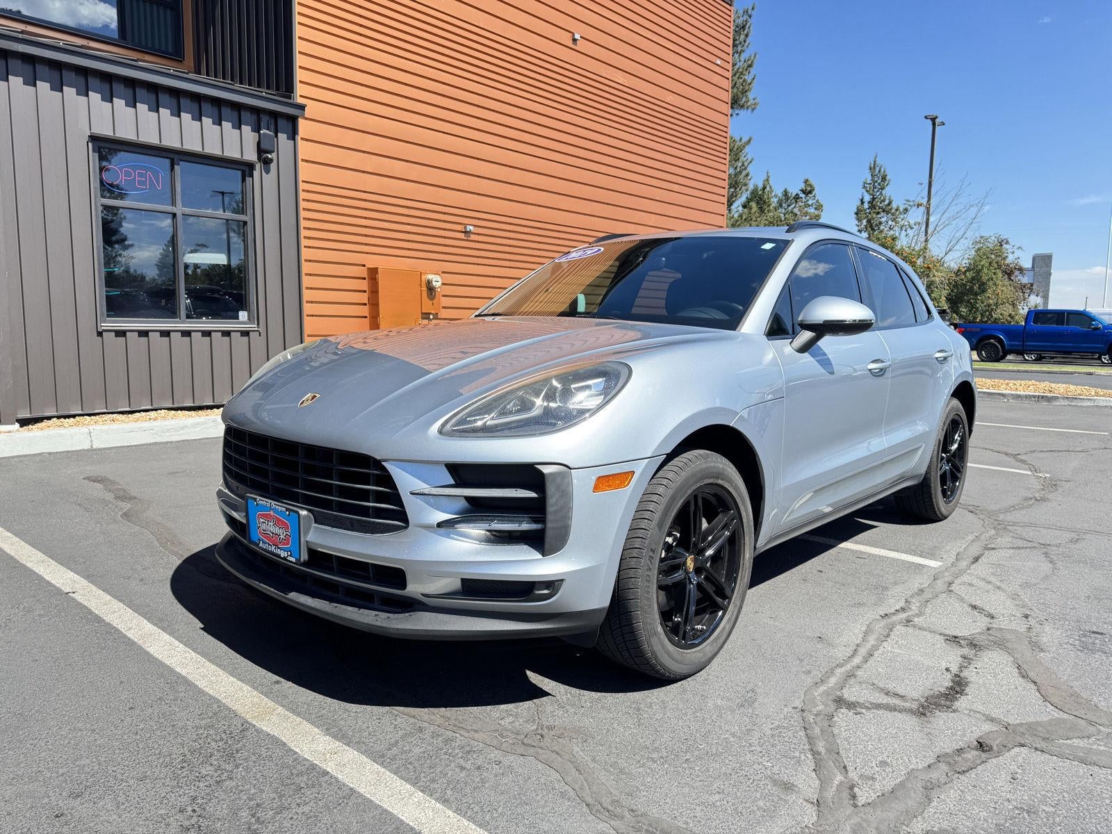 2019 Porsche Macan Base in Silver Metallic — front three-quarter view